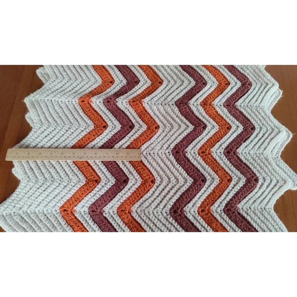 Small Zigzag Pattern Handmade Blanket